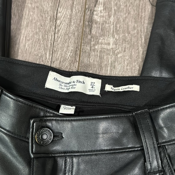 Abercrombie & Fitch Curve Love Vegan Leather 90s Straight Pant ultra highrise 27 - Picture 7 of 9